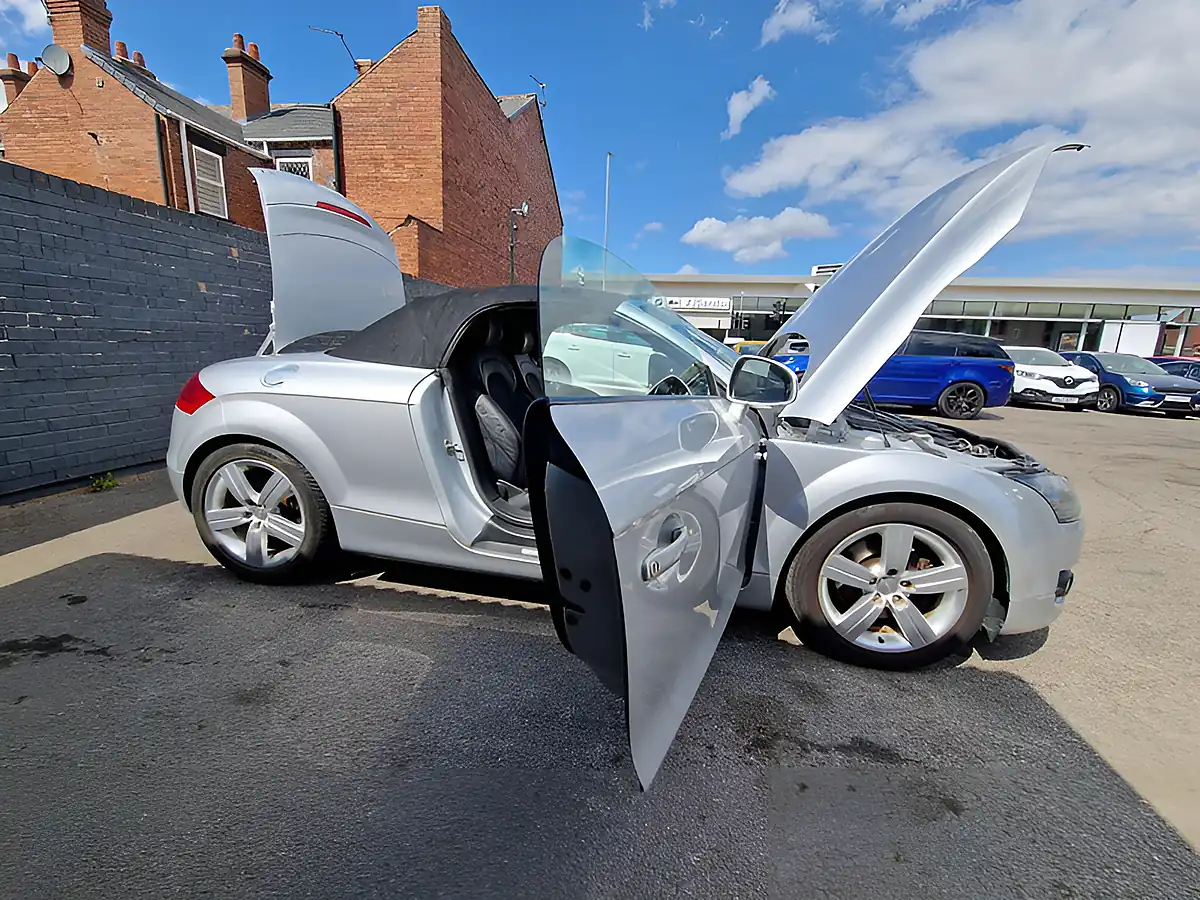 Used 2009 Audi Tt Roadster Silver - Interior and Exterior details 14