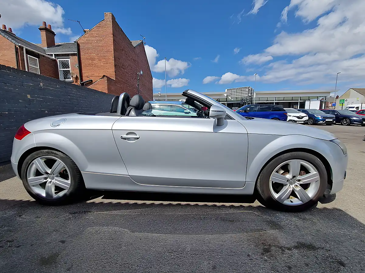 Used 2009 Audi Tt Roadster Silver - Interior and Exterior details 7
