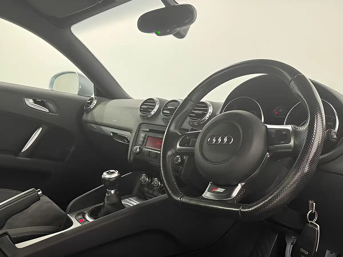 Used 2009 Audi Tt S Line Silver - Interior and Exterior details 11