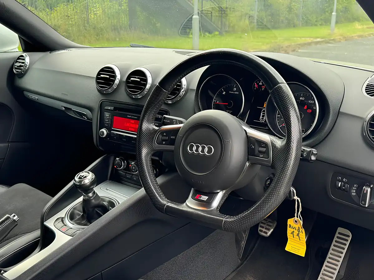 Used 2009 Audi Tt S Line Silver - Interior and Exterior details 17