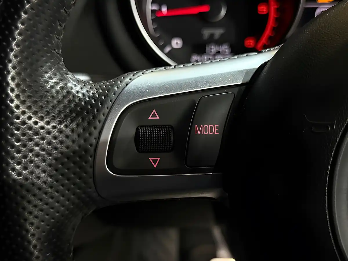 Used 2009 Audi Tt S Line Special Edition Red - Interior and Exterior details 10
