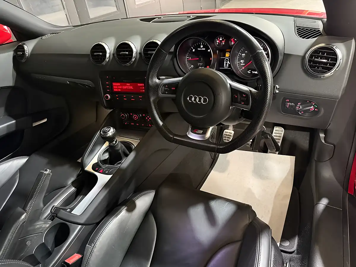 Used 2009 Audi Tt S Line Special Edition Red - Interior and Exterior details 16
