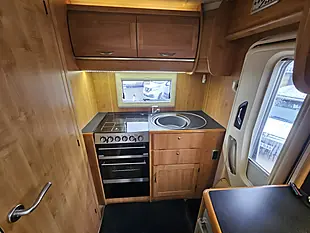 Used 2009 Autotrail Tracker Se Eks White - Interior and Exterior details 10