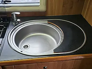 Used 2009 Autotrail Tracker Se Eks White - Interior and Exterior details 11