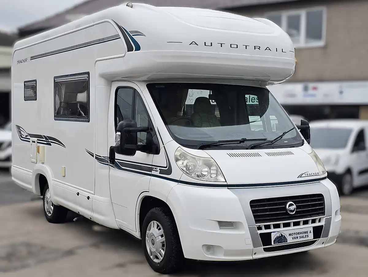 Used 2009 Autotrail Tracker Se Eks White - Interior and Exterior details 3