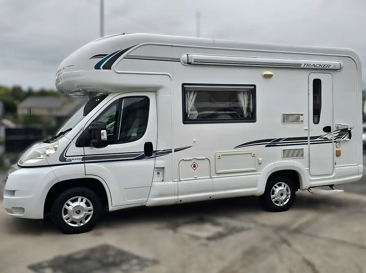 Used 2009 Autotrail Tracker Se Eks White - Interior and Exterior details 4