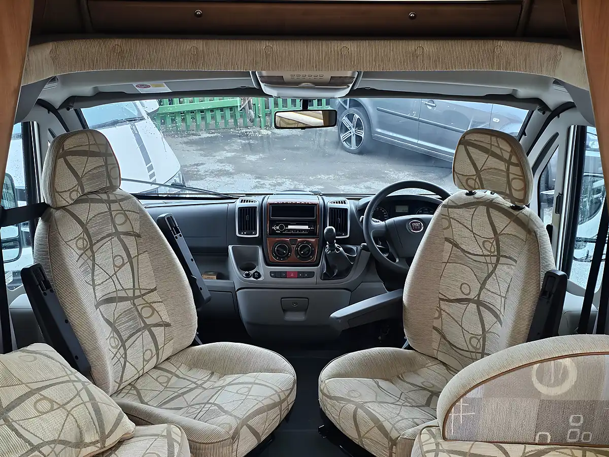 Used 2009 Autotrail Tracker Se Eks White - Interior and Exterior details 8