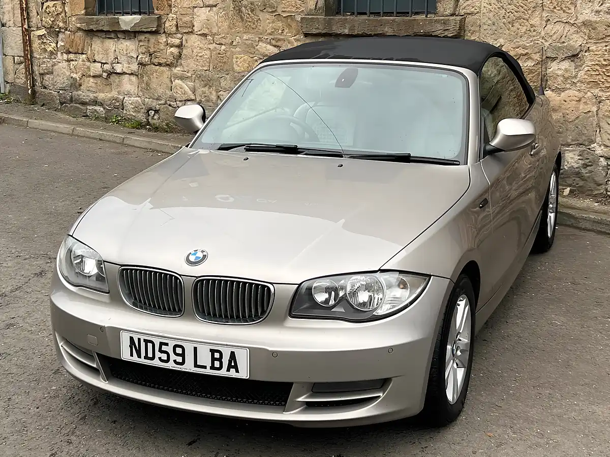 Used 2009 BMW 1 Series Se Silver - Interior and Exterior details 16