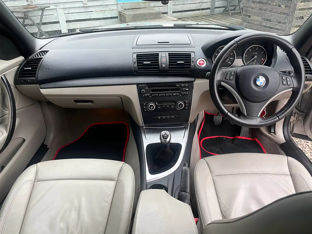 Used 2009 BMW 1 Series Se Silver - Interior and Exterior details 10