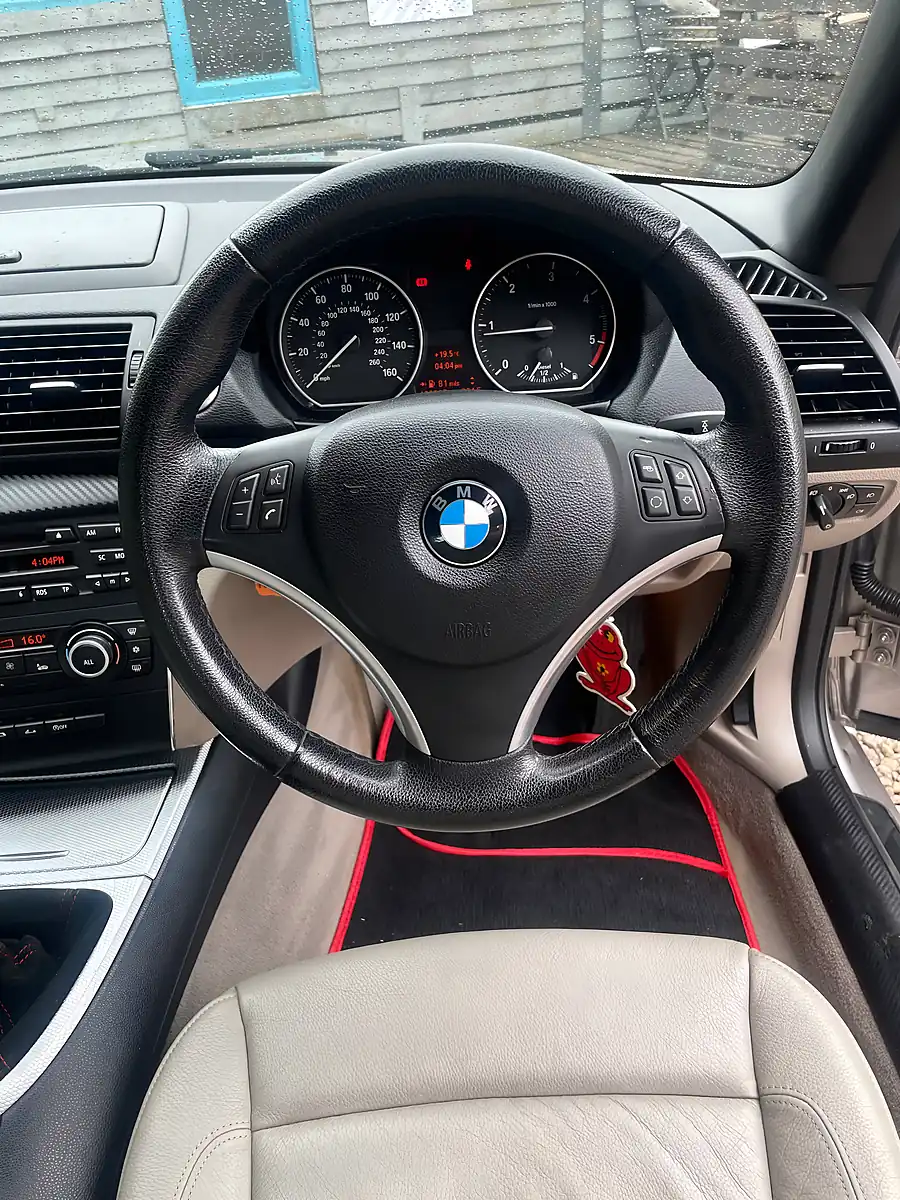 Used 2009 BMW 1 Series Se Silver - Interior and Exterior details 11