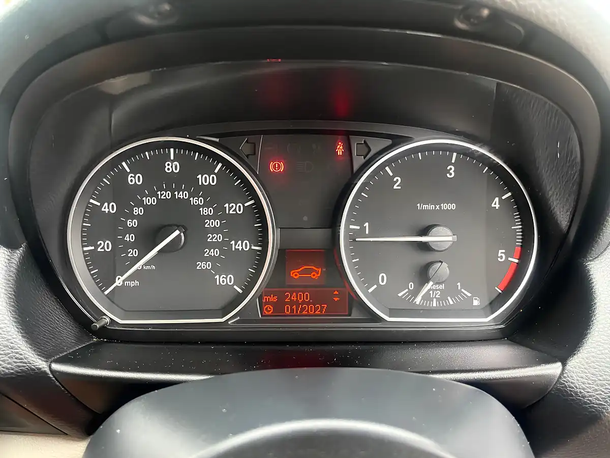 Used 2009 BMW 1 Series Se Silver - Interior and Exterior details 12
