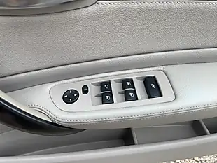 Used 2009 BMW 1 Series Se Silver - Interior and Exterior details 18