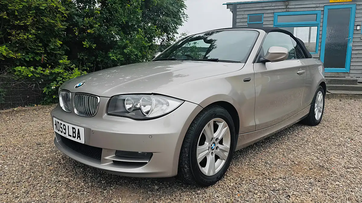 Used 2009 BMW 1 Series Se Silver - Interior and Exterior details 2