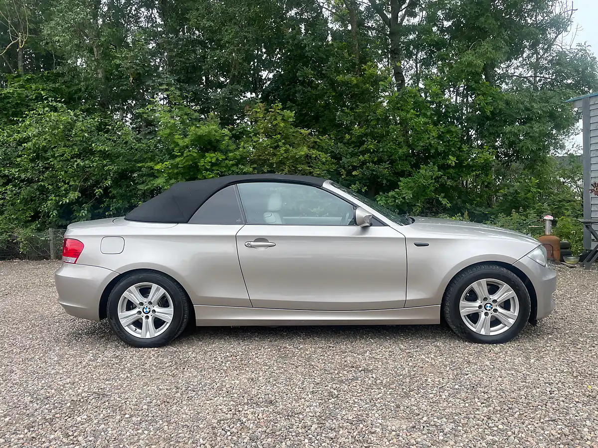 Used 2009 BMW 1 Series Se Silver - Interior and Exterior details 5