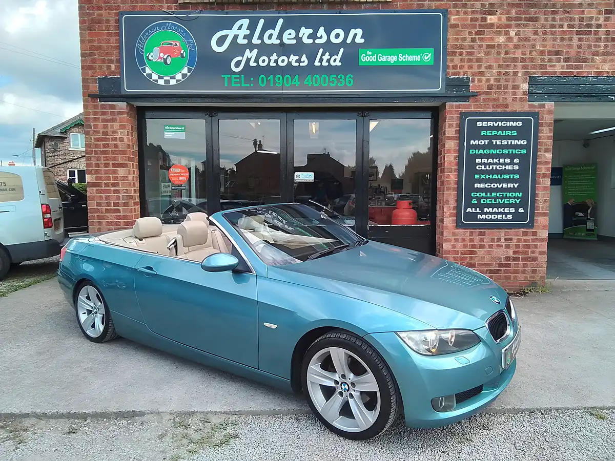 Used 2009 BMW 3 Series Se Atlantic Blue - Front View