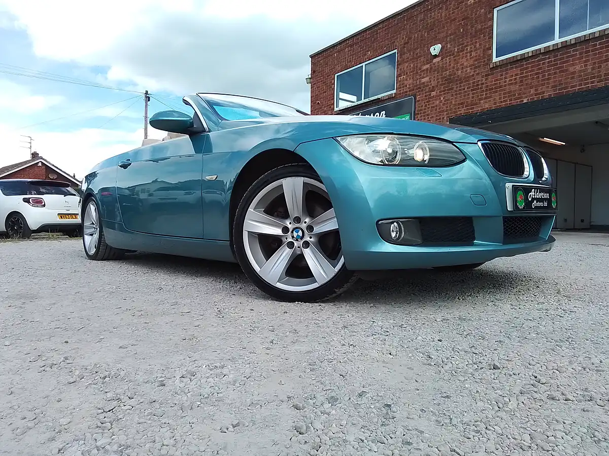 Used 2009 BMW 3 Series Se Atlantic Blue - Interior and Exterior details 10