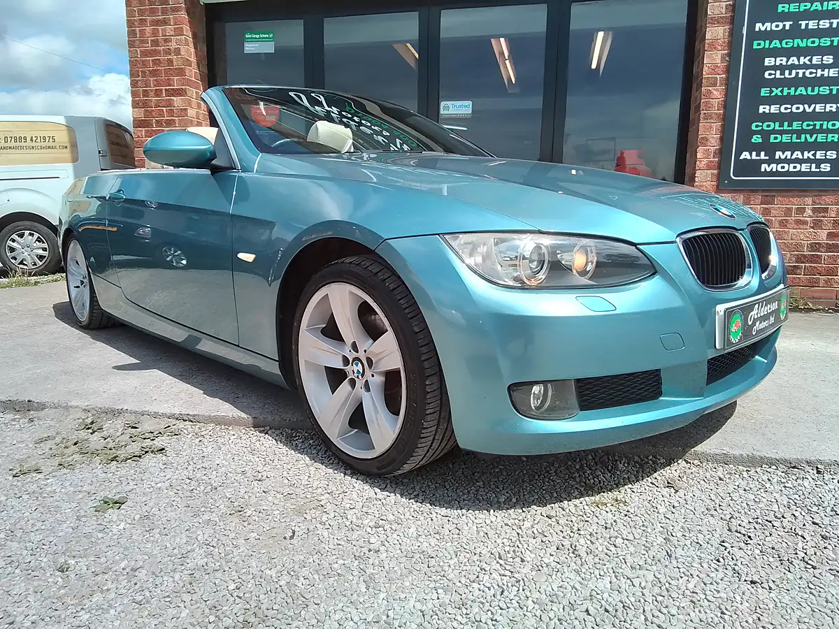 Used 2009 BMW 3 Series Se Atlantic Blue - Interior and Exterior details 11
