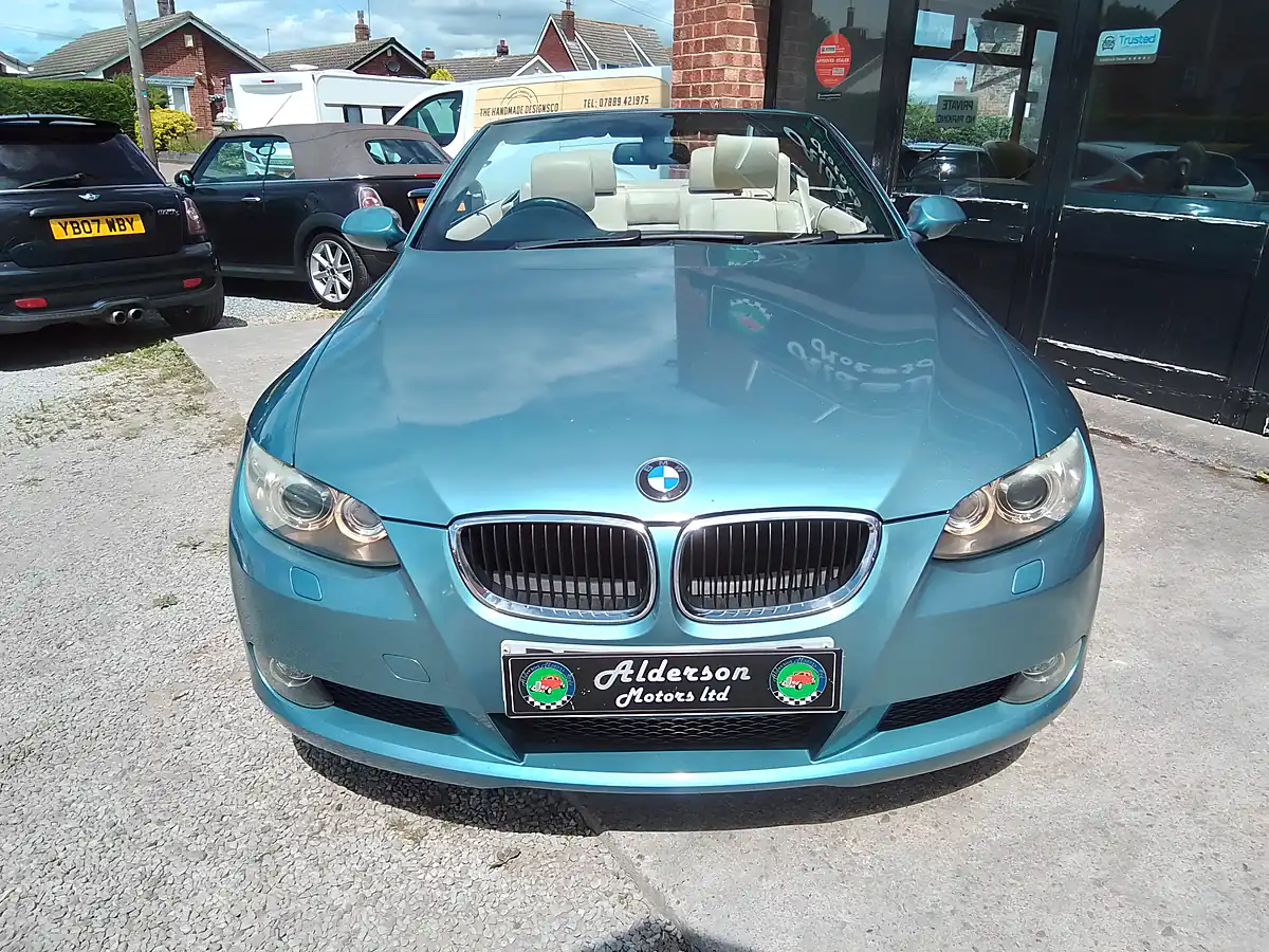 Used 2009 BMW 3 Series Se Atlantic Blue - Interior and Exterior details 12