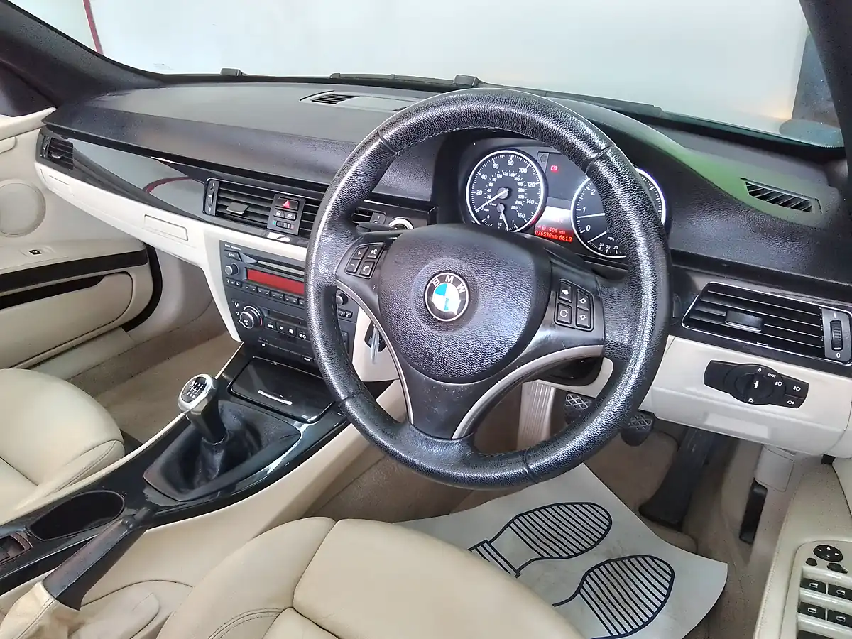 Used 2009 BMW 3 Series Se Atlantic Blue - Interior and Exterior details 15