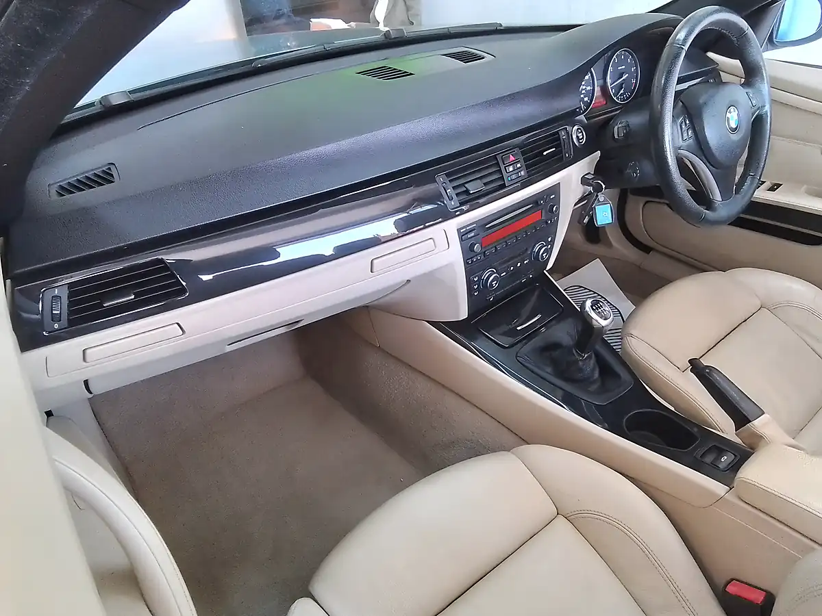 Used 2009 BMW 3 Series Se Atlantic Blue - Interior and Exterior details 16