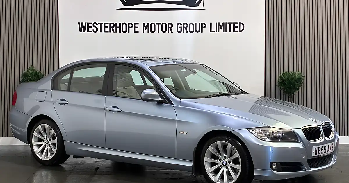 Used 2009 BMW 3 Series Se Blue - Front View