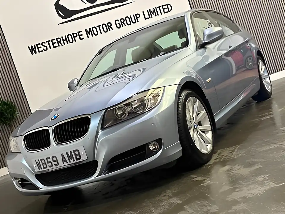 Used 2009 BMW 3 Series Se Blue - Interior and Exterior details 12