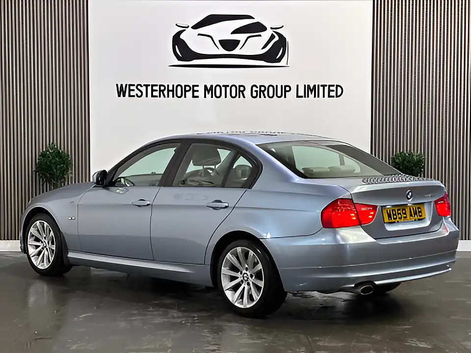 Used 2009 BMW 3 Series Se Blue - Interior and Exterior details 16