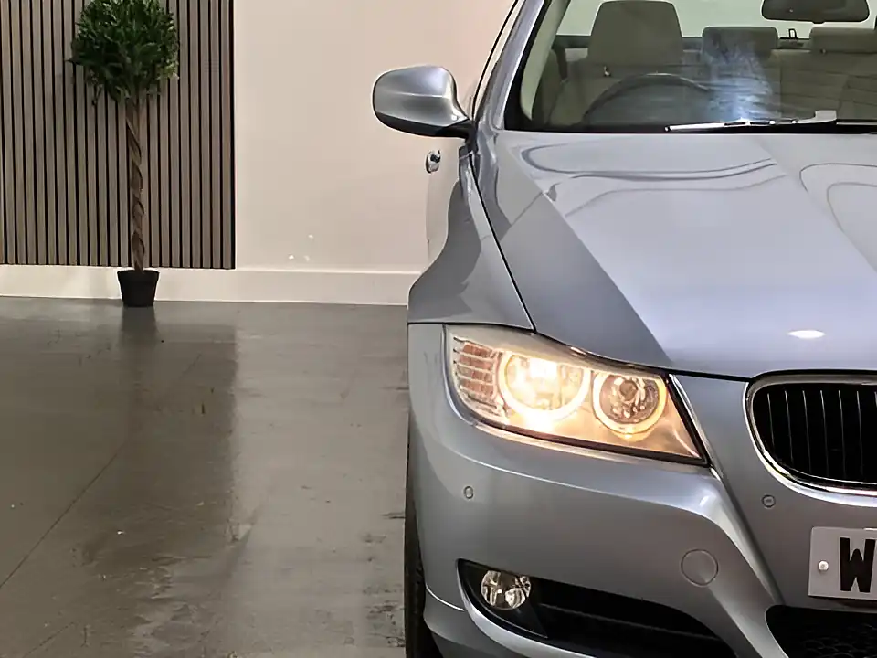 Used 2009 BMW 3 Series Se Blue - Interior and Exterior details 9