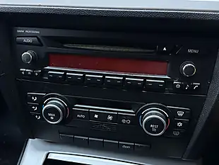 Used 2009 BMW 3 Series Se Blue - Interior and Exterior details 10