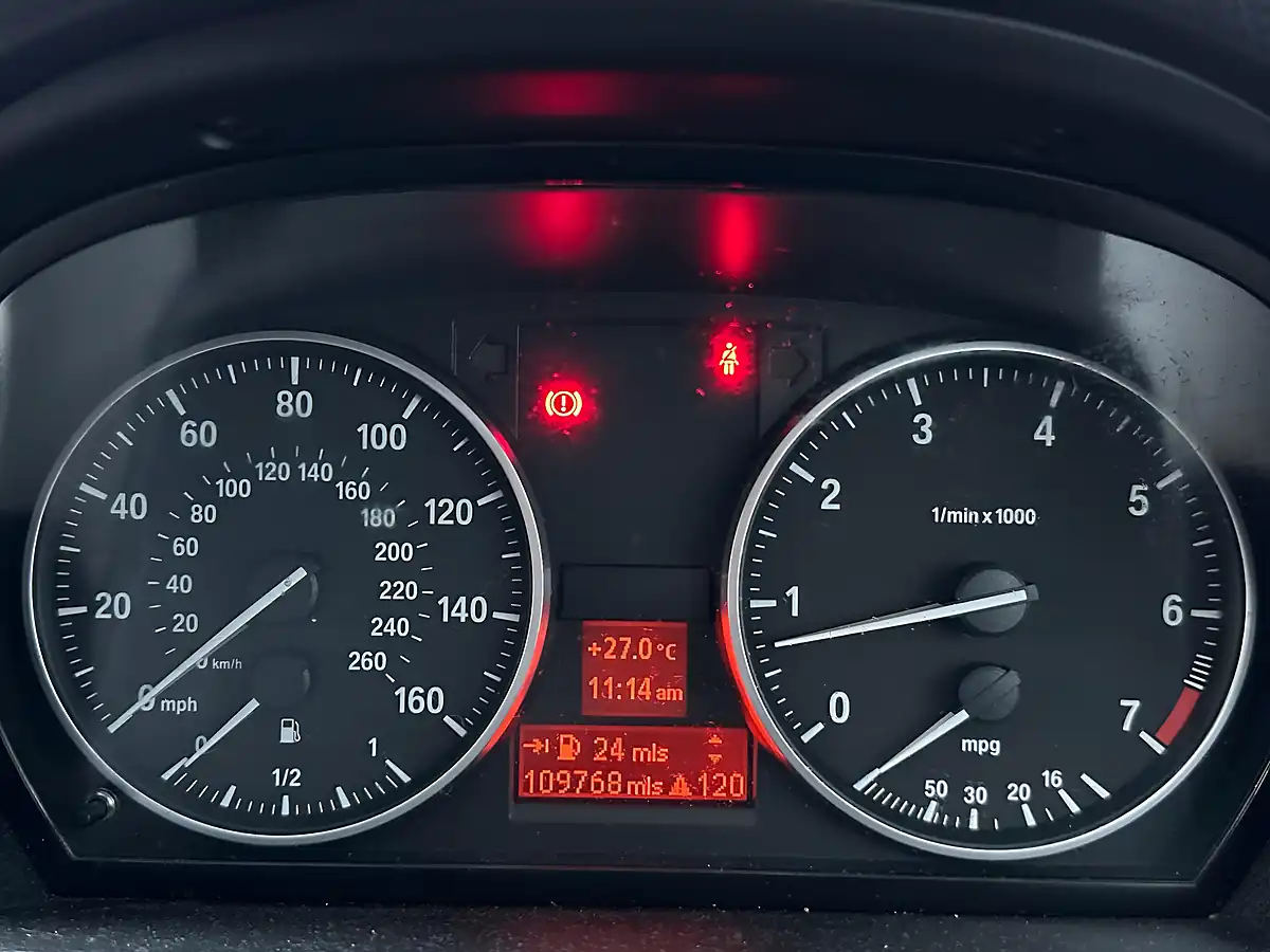 Used 2009 BMW 3 Series Se Blue - Interior and Exterior details 11