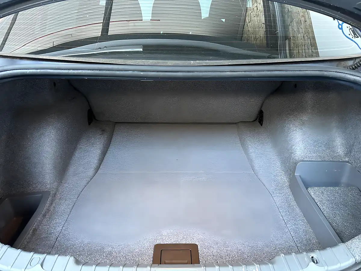 Used 2009 BMW 3 Series Se Blue - Interior and Exterior details 13