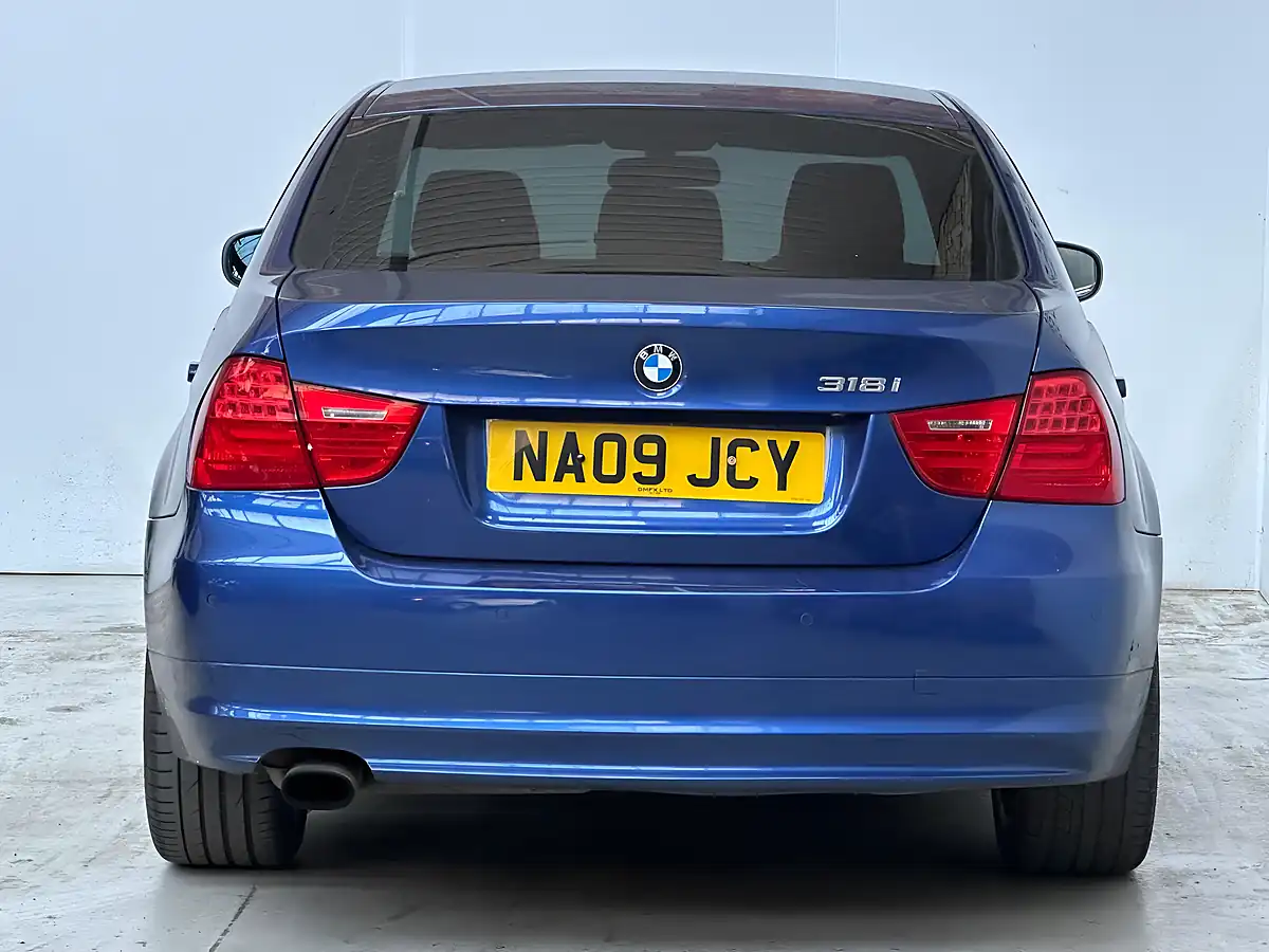 Used 2009 BMW 3 Series Se Blue - Interior and Exterior details 5