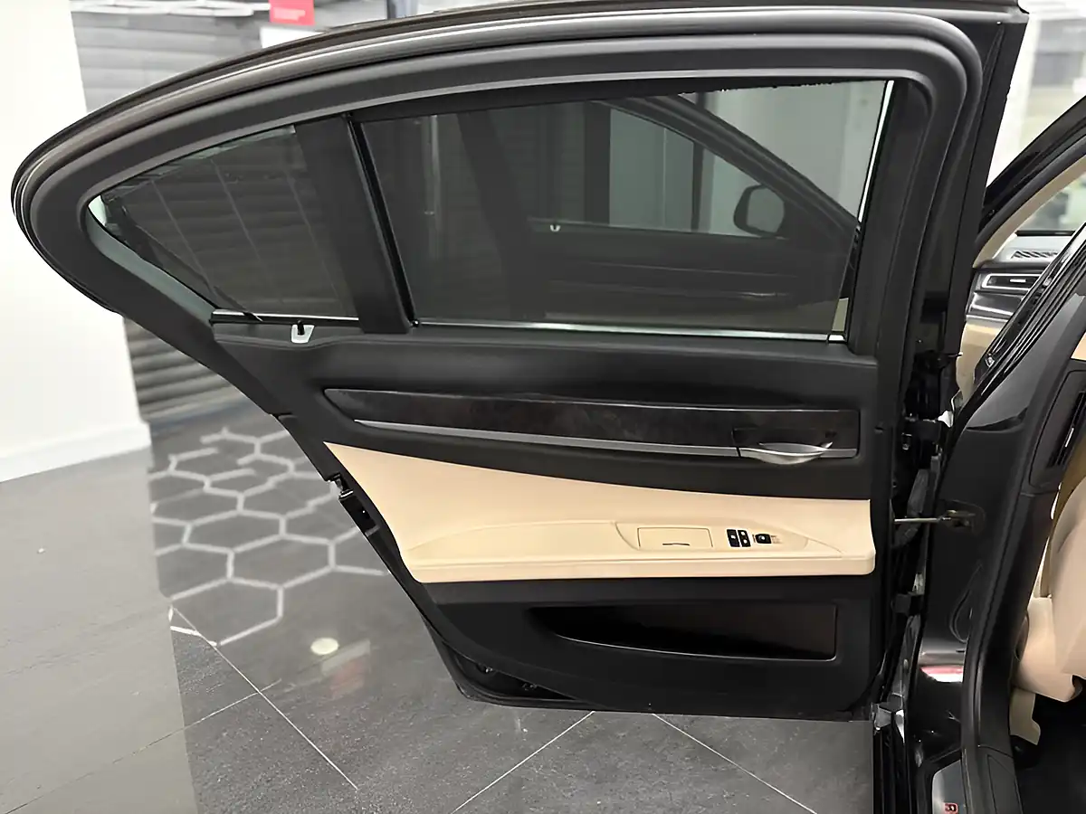 Used 2009 BMW 7 Series Se Black - Interior and Exterior details 13