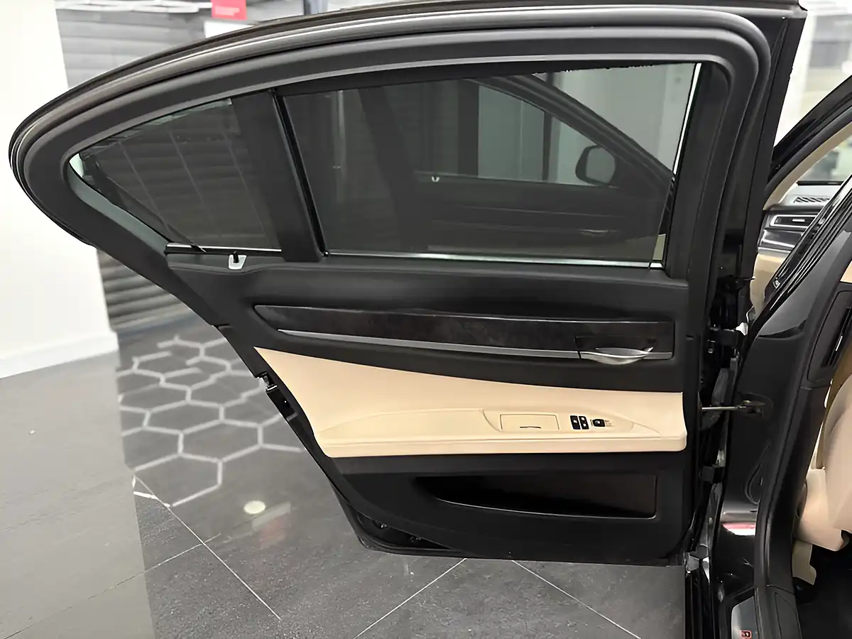 Used 2009 BMW 7 Series Se Black - Interior and Exterior details 14