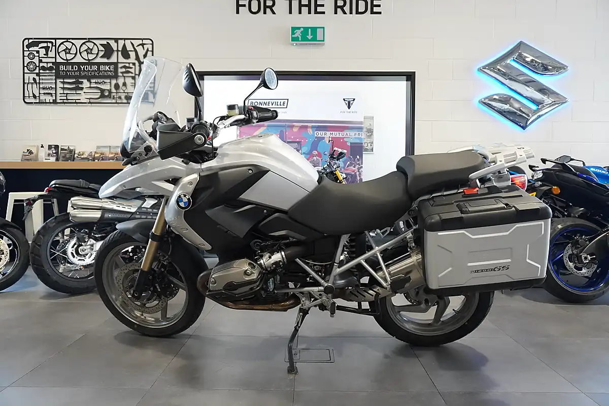 Used 2009 BMW R1200GS Silver - Interior and Exterior details 2