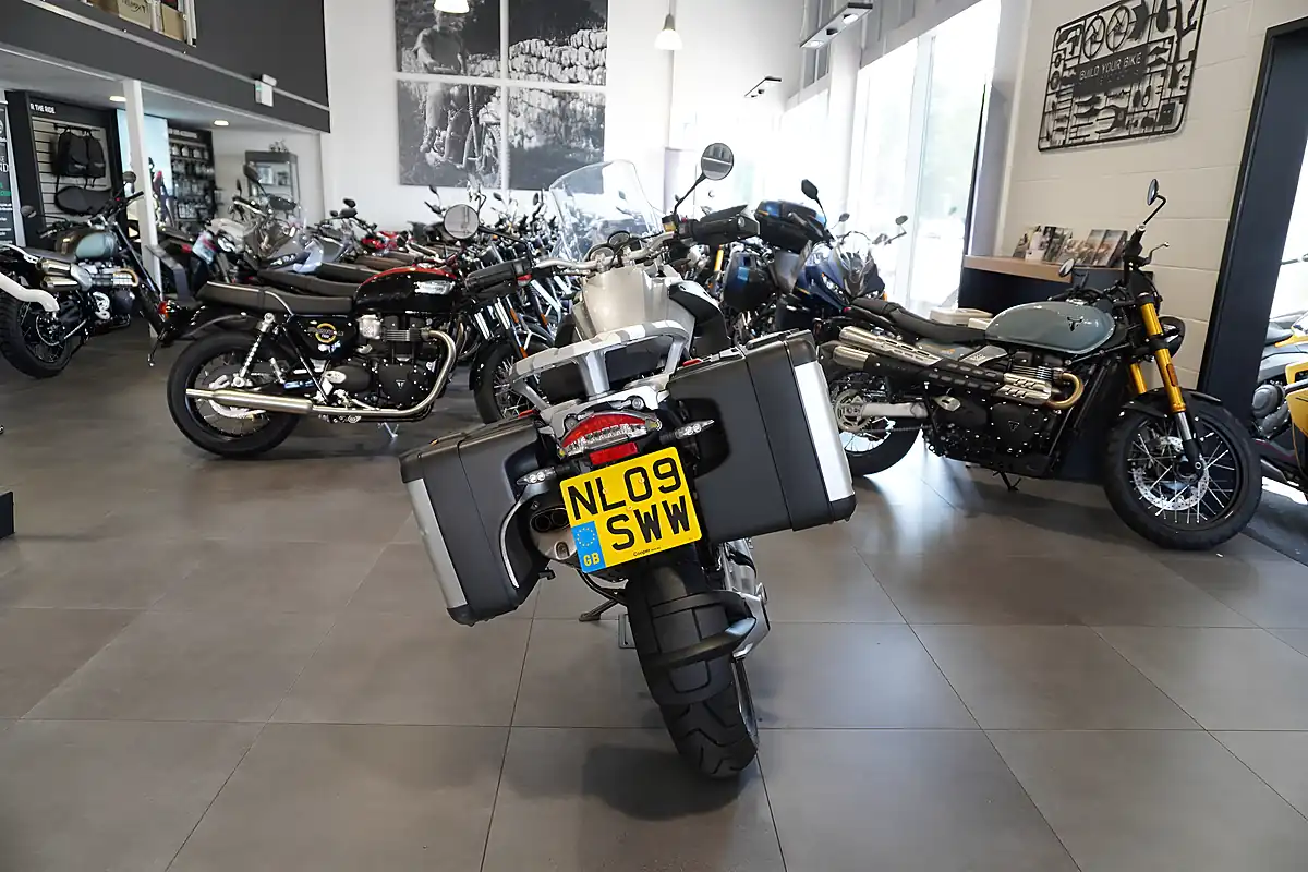 Used 2009 BMW R1200GS Silver - Interior and Exterior details 4