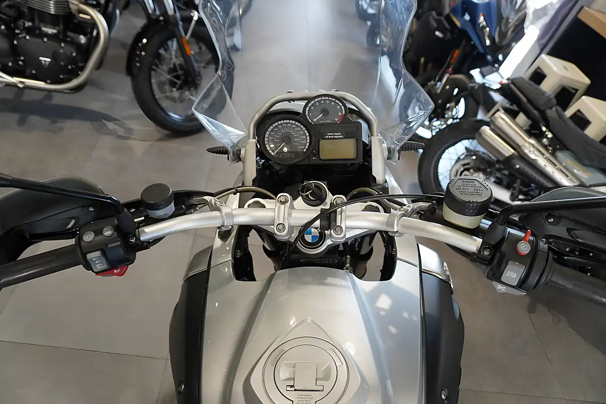 Used 2009 BMW R1200GS Silver - Interior and Exterior details 7