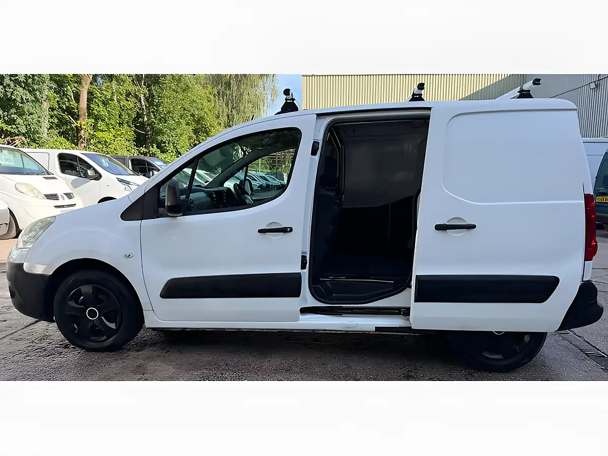 Used 2009 Citroen Berlingo Lx White - Interior and Exterior details 12