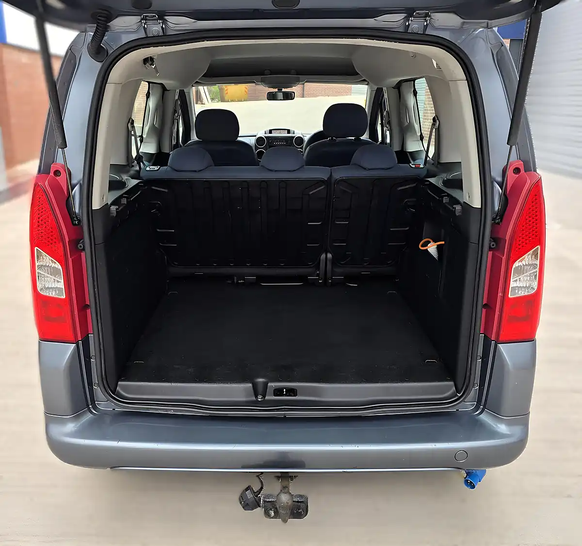 Used 2009 Citroen Berlingo Vtr Multispace Grey - Interior and Exterior details 15