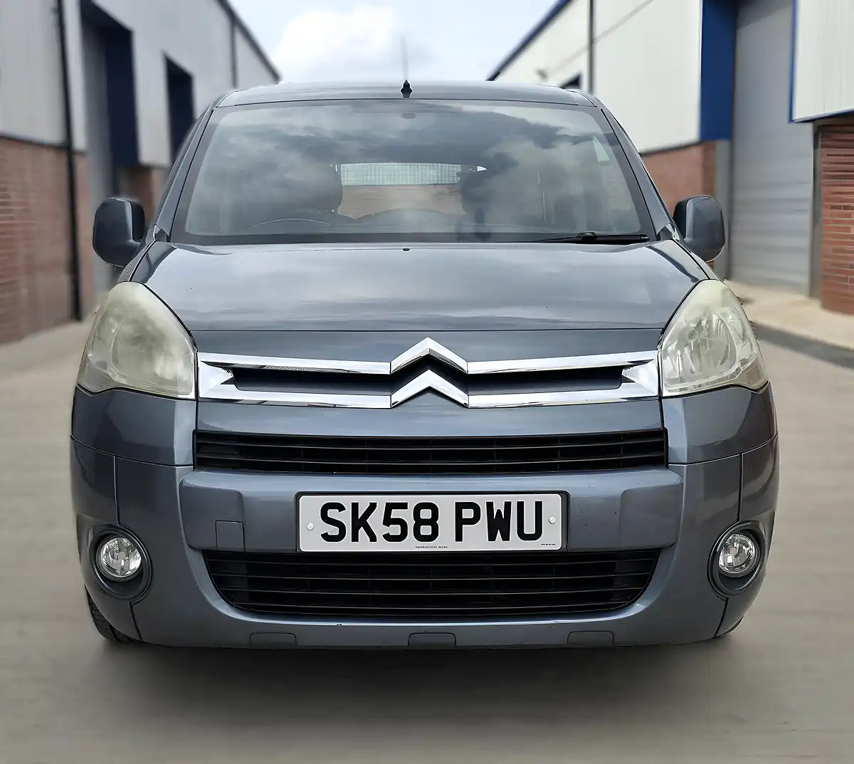 Used 2009 Citroen Berlingo Vtr Multispace Grey - Interior and Exterior details 4