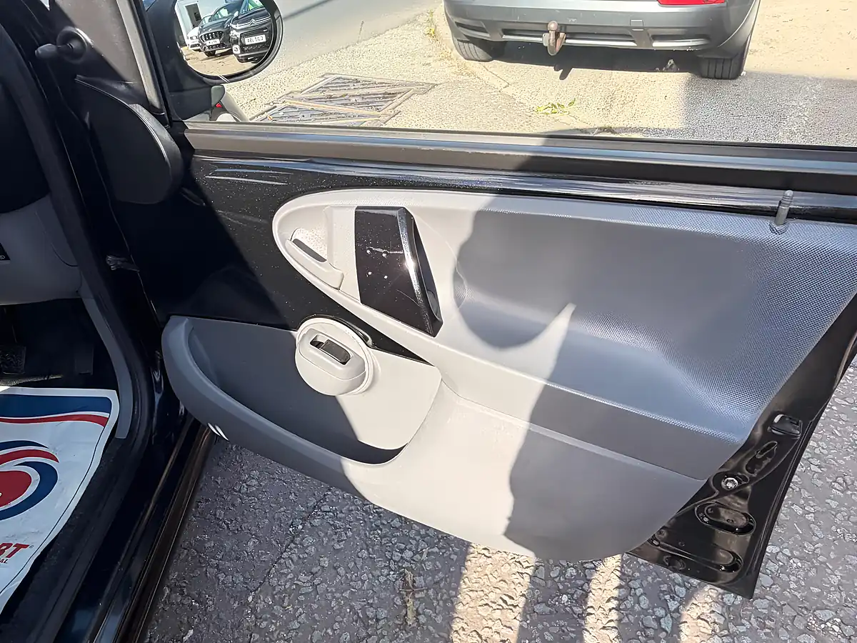 Used 2009 Citroen C1 Vtr Black - Interior and Exterior details 16