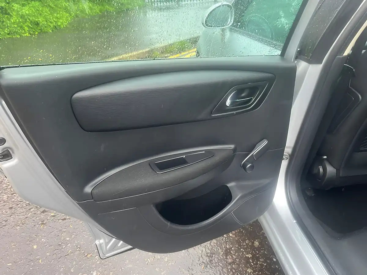 Used 2009 Citroen C4 Cachet Silver - Interior and Exterior details 14