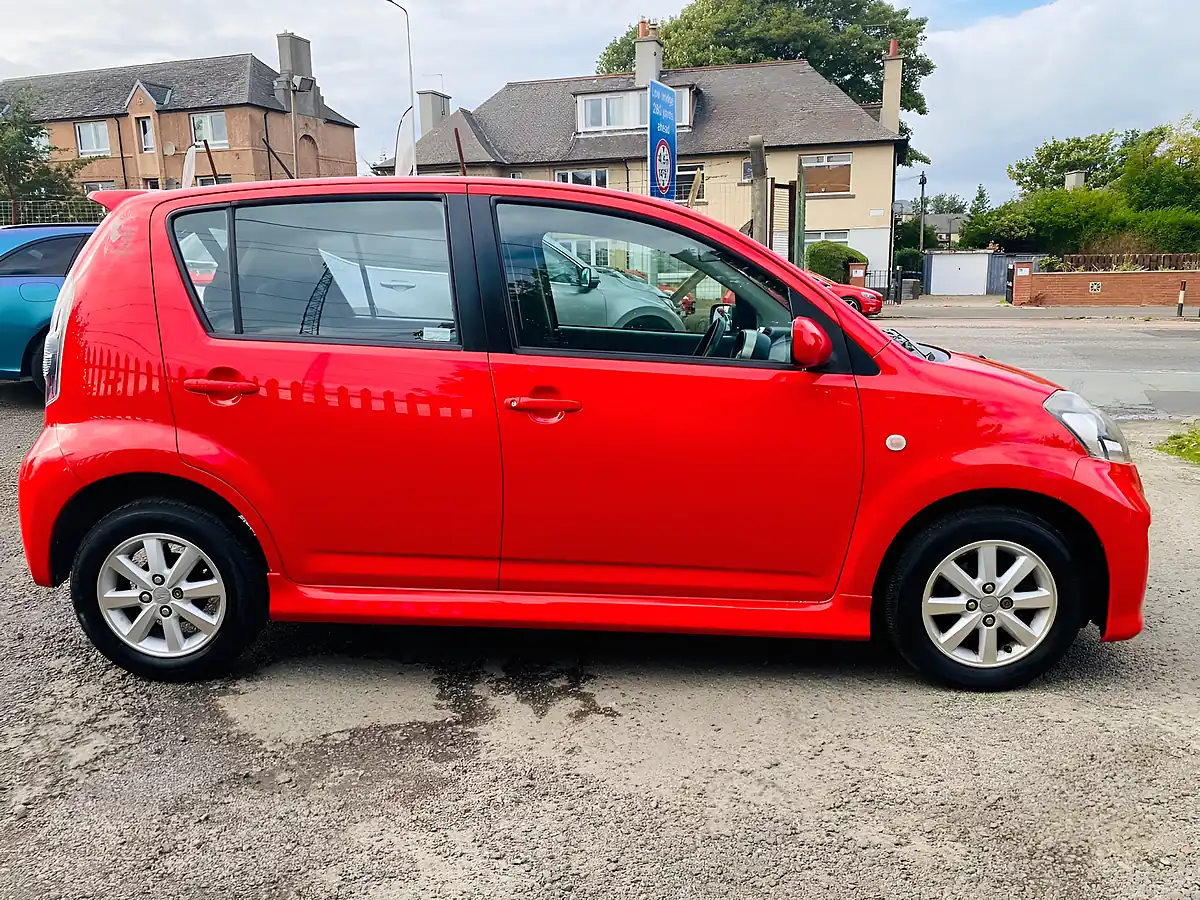 Used 2009 Daihatsu Sirion Sx Red - Interior and Exterior details 10