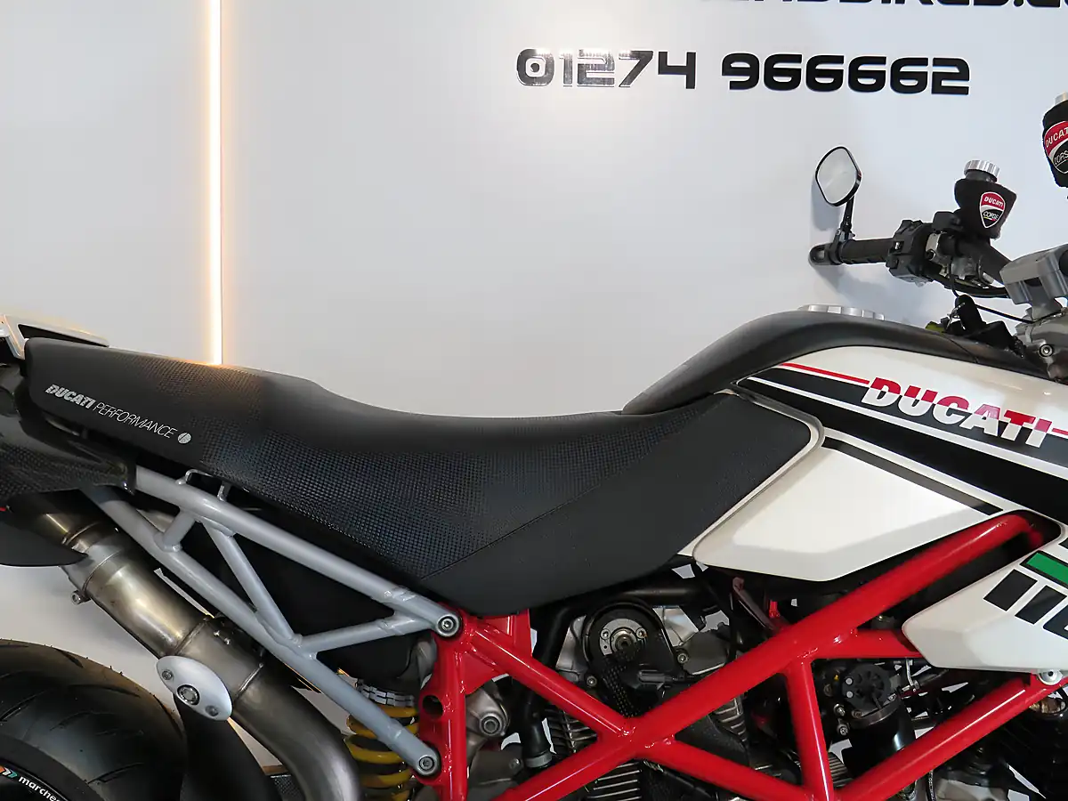 Used 2009 Ducati Hypermotard 1100 White - Interior and Exterior details 12