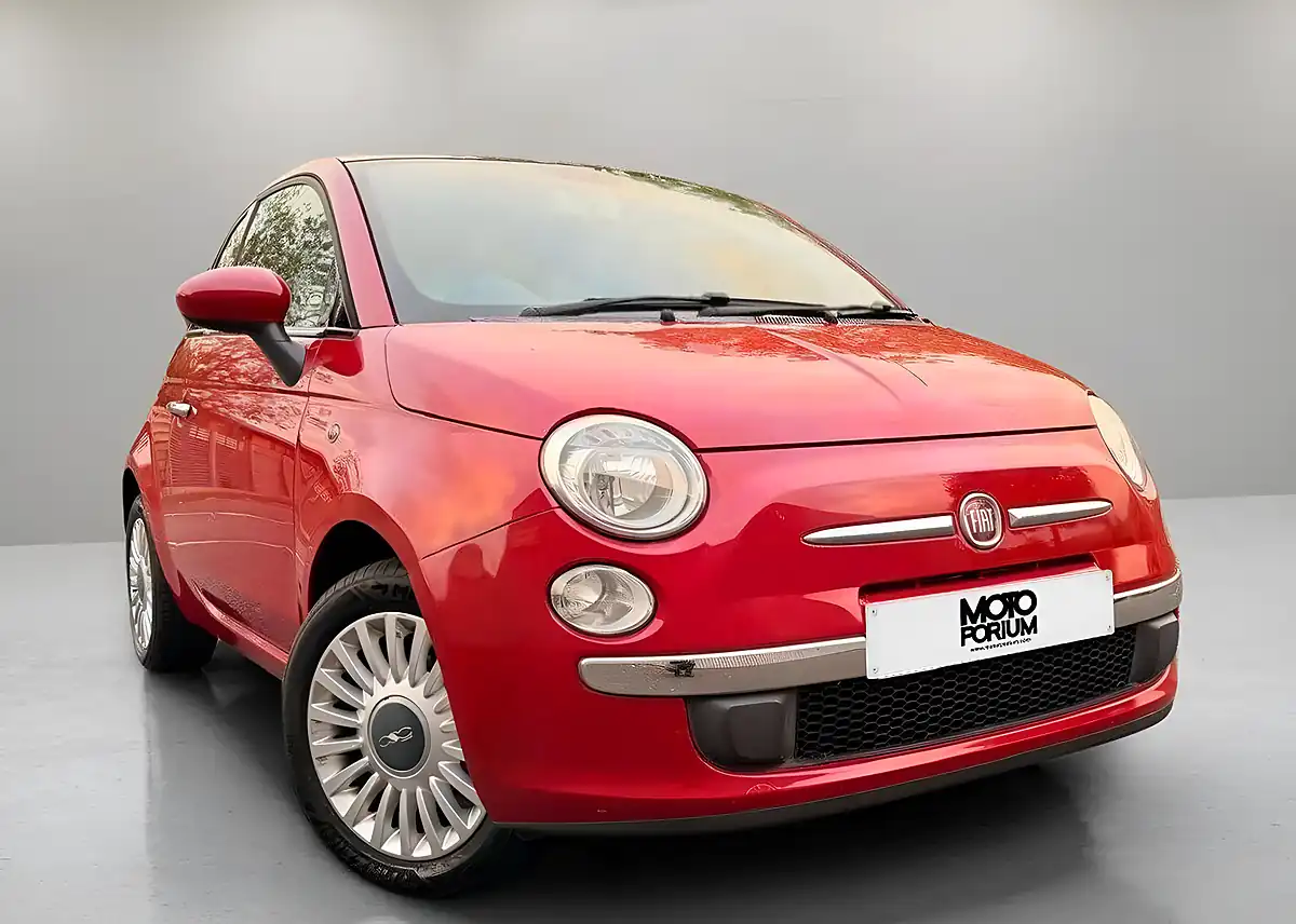 Used 2009 Fiat 500 Lounge Red - Front View