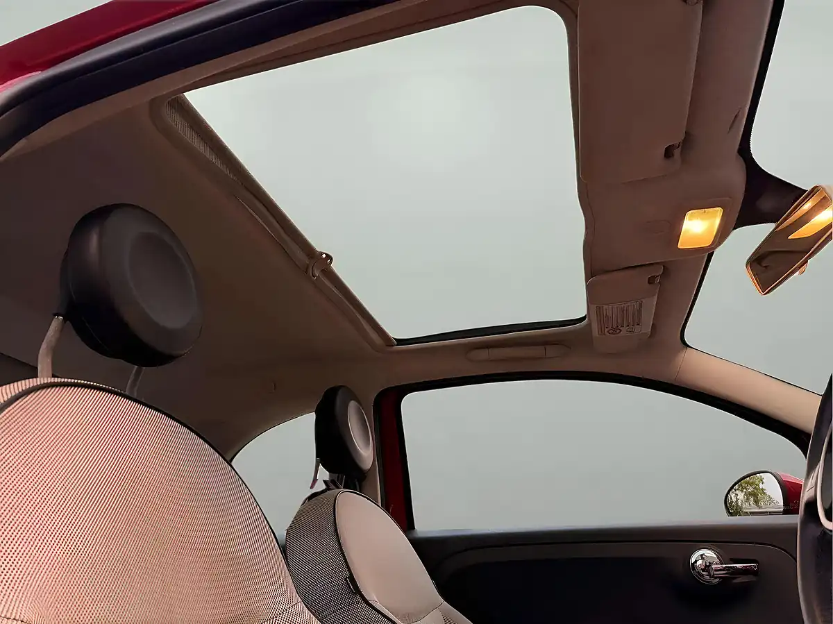 Used 2009 Fiat 500 Lounge Red - Interior and Exterior details 16