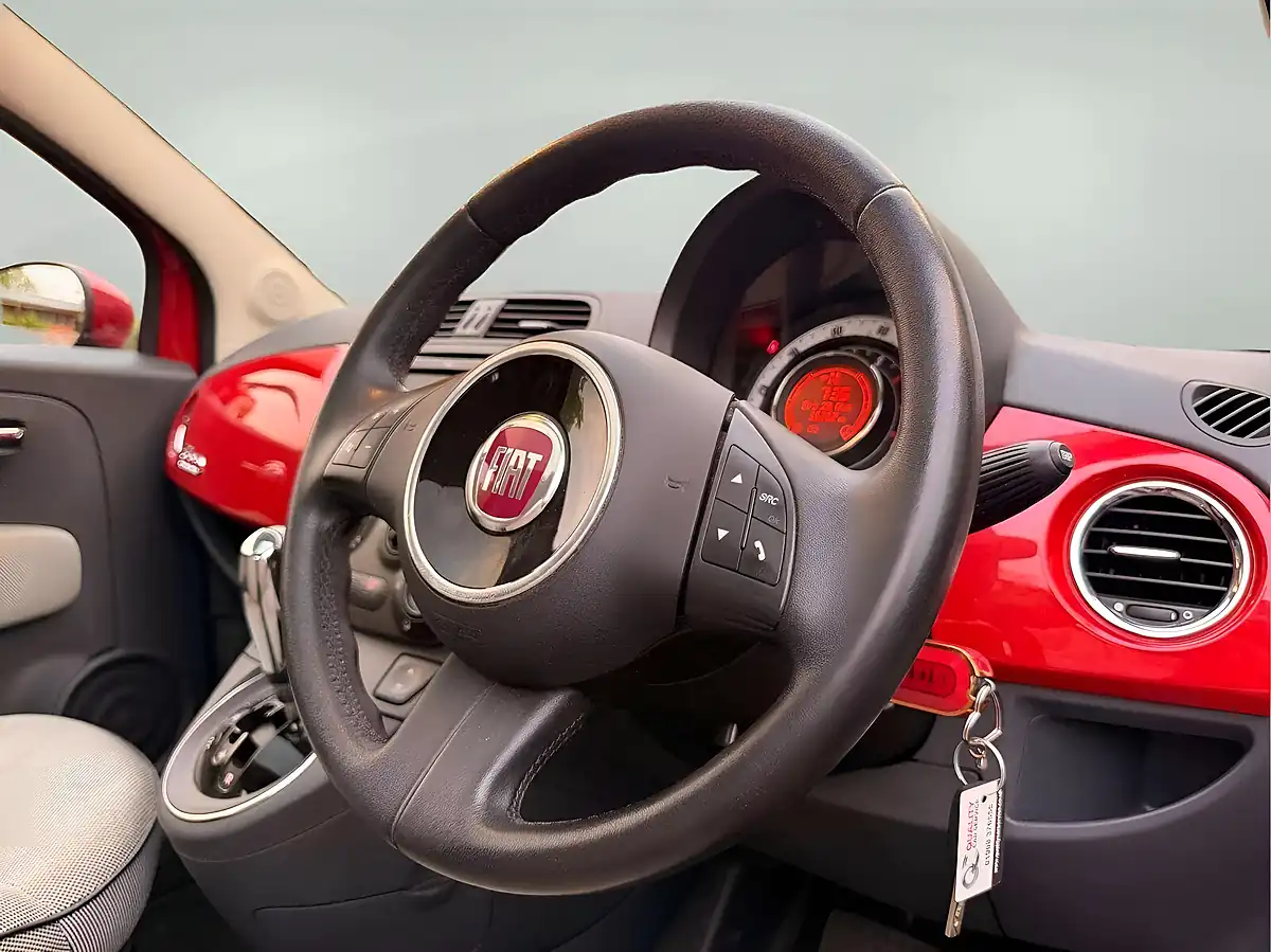 Used 2009 Fiat 500 Lounge Red - Interior and Exterior details 9