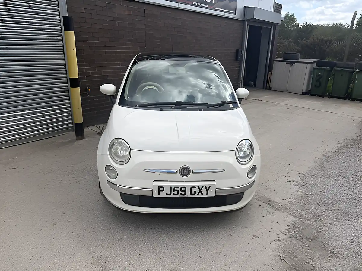 Used 2009 Fiat 500 Lounge White - Interior and Exterior details 4