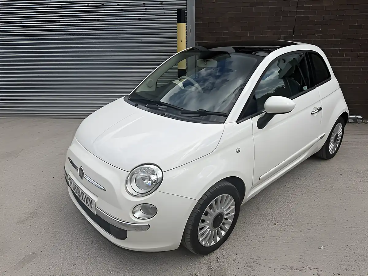 Used 2009 Fiat 500 Lounge White - Interior and Exterior details 5