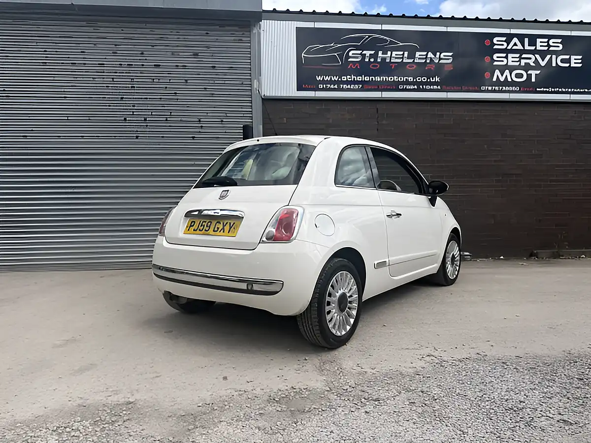Used 2009 Fiat 500 Lounge White - Interior and Exterior details 9